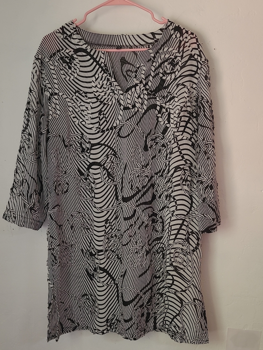 Black & White Abstract Stripe Tunic